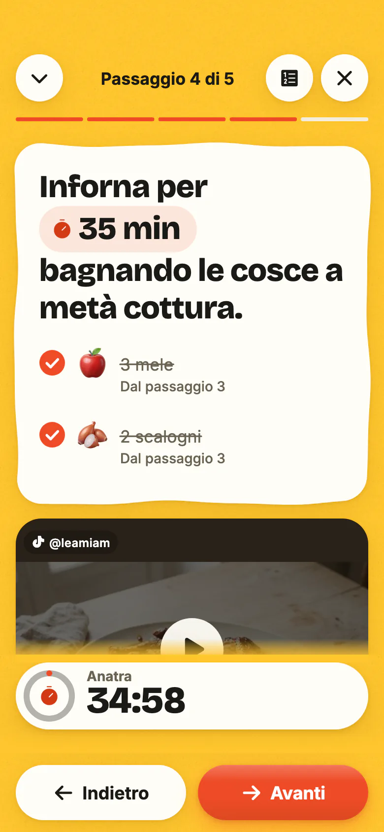 La modalità cucina di Yumclip, la sera: un passaggio scritto in grande, i suoi ingredienti e il timer che parte.